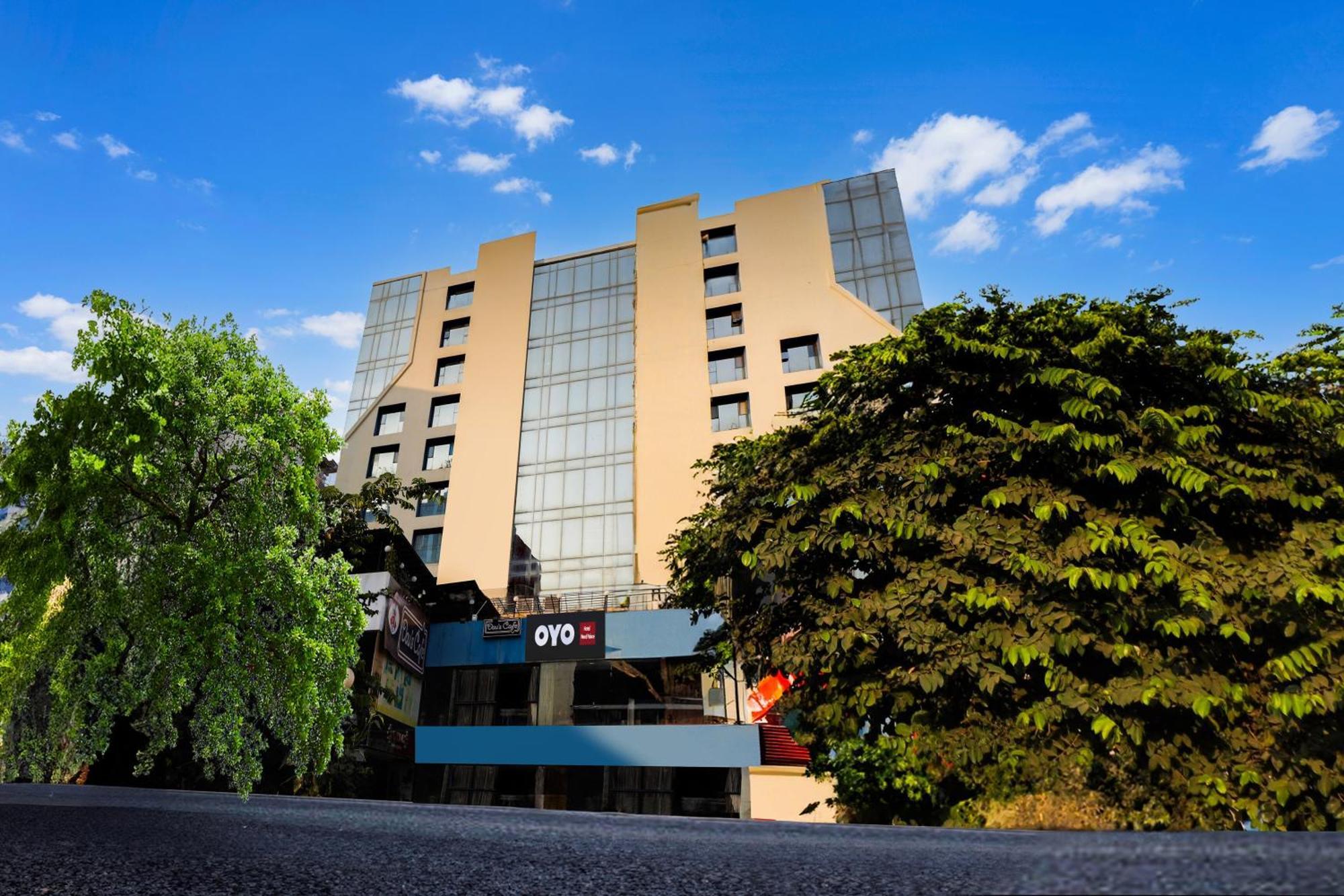 Hotel O Neek Palace Ahmedabad Exteriör bild