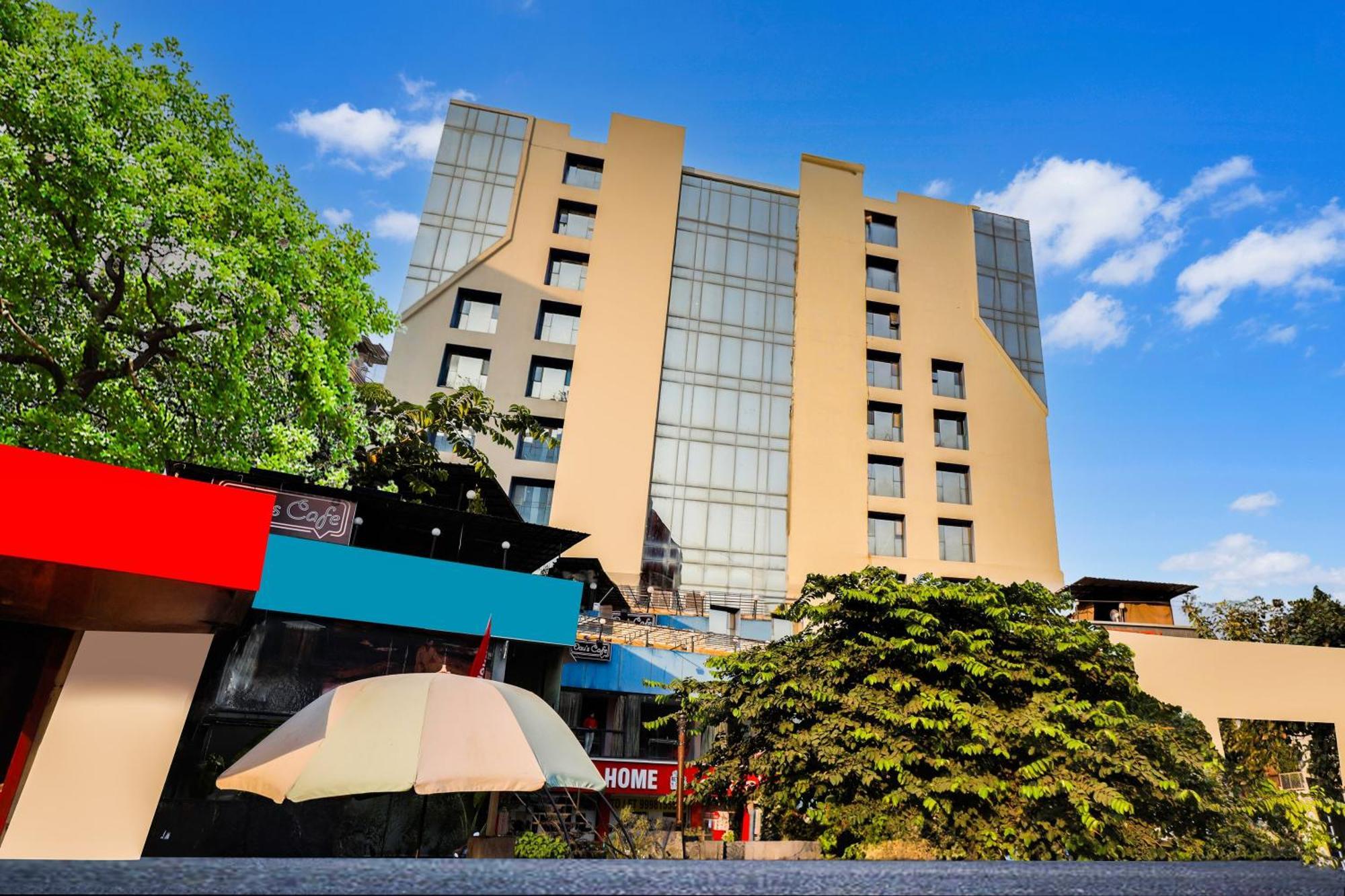 Hotel O Neek Palace Ahmedabad Exteriör bild